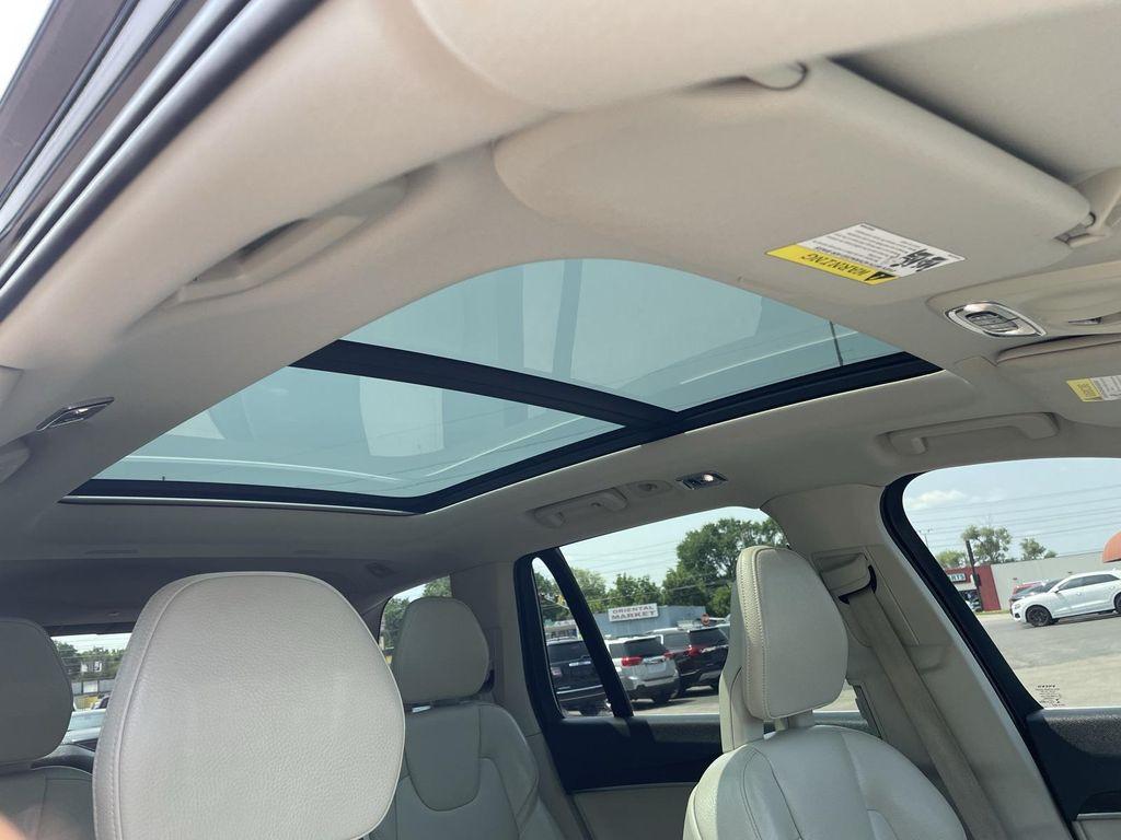 2018 Onyx Black Metallic Volvo XC90