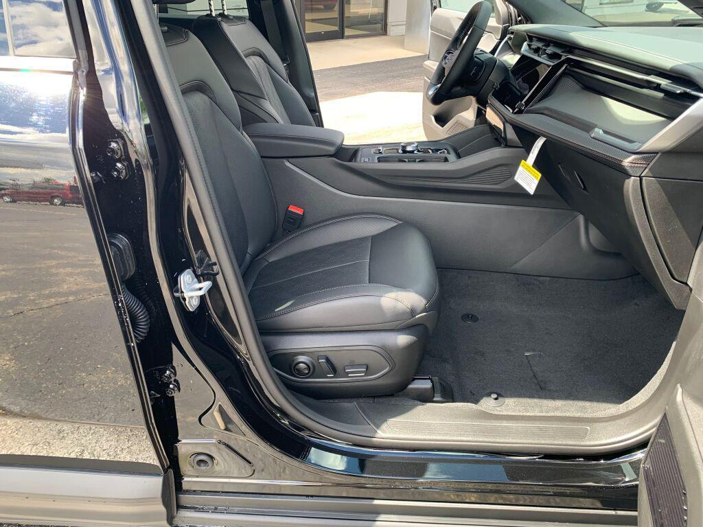 new 2026 Jeep Cherokee car, priced at $45,774
