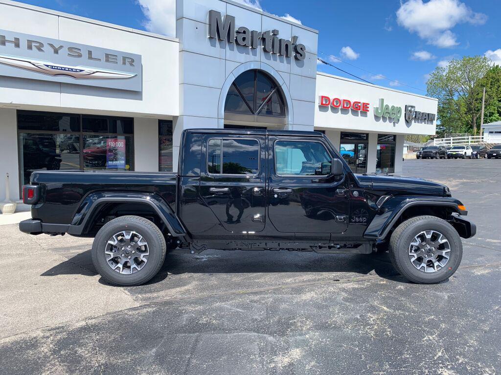 new 2026 Jeep Gladiator car, priced at $51,097