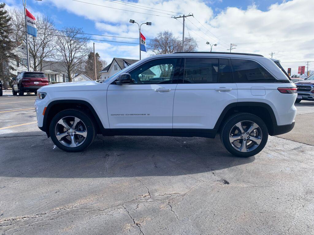 new 2026 Jeep Grand Cherokee car, priced at $47,707