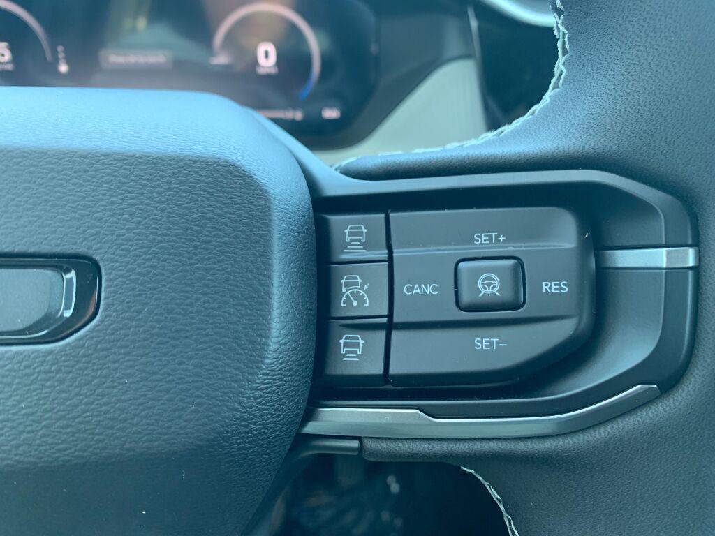 new 2026 Jeep Cherokee car, priced at $40,099