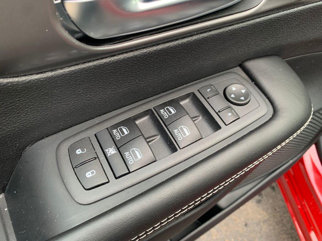 new 2026 Chrysler Pacifica car, priced at $45,401