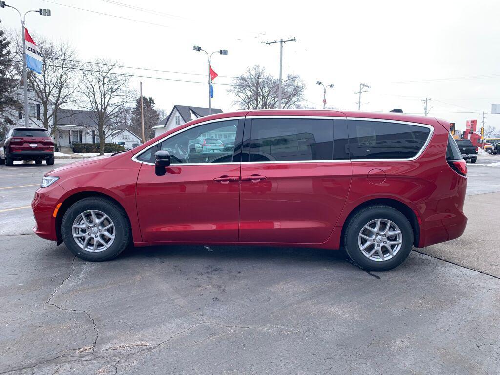 new 2026 Chrysler Pacifica car, priced at $45,401