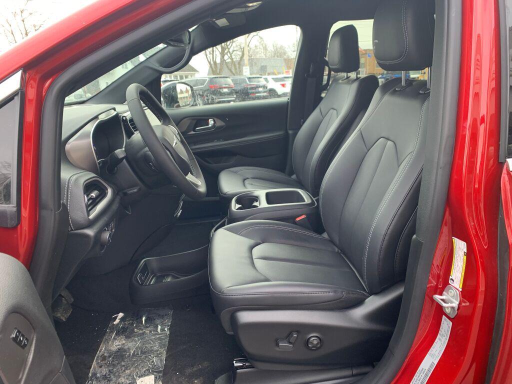 new 2026 Chrysler Pacifica car, priced at $45,401