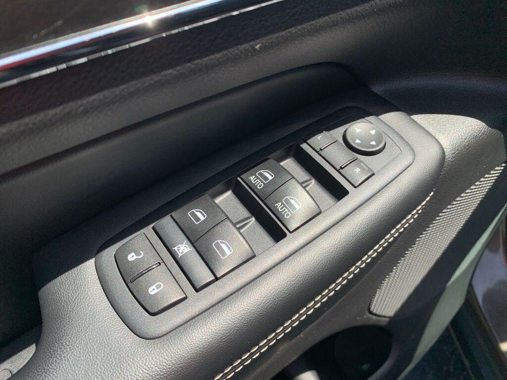 used 2017 Jeep Grand Cherokee car, priced at $18,995