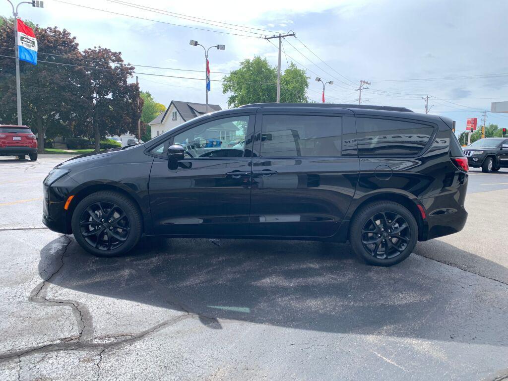 new 2027 Chrysler Pacifica car, priced at $55,470