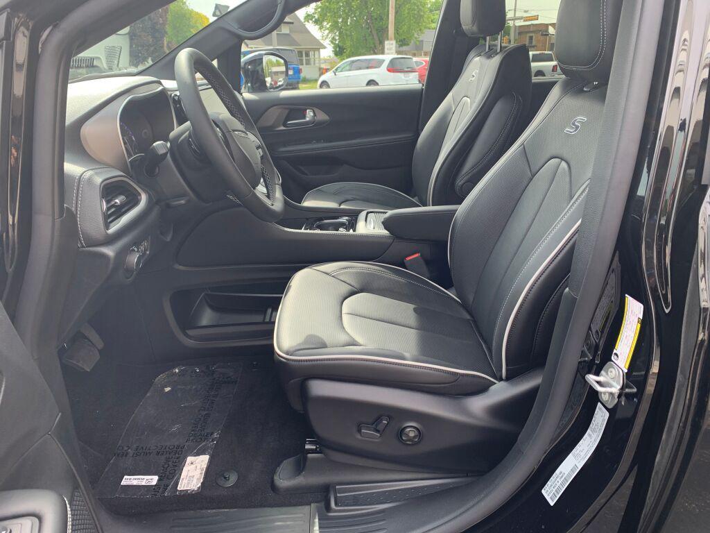 new 2027 Chrysler Pacifica car, priced at $55,470