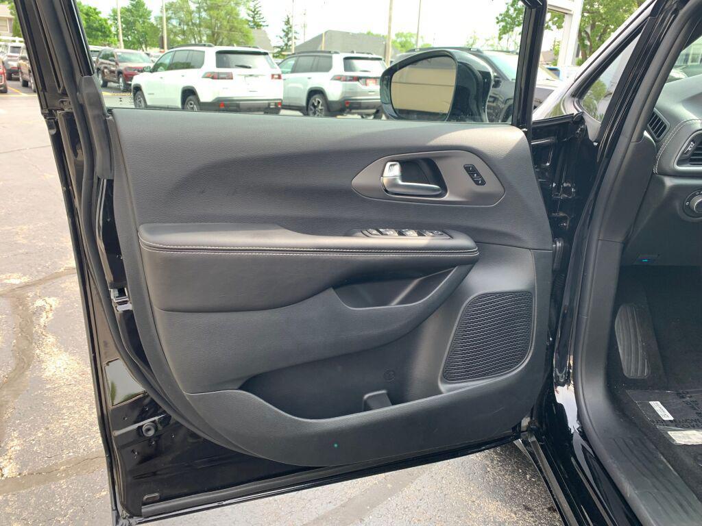new 2027 Chrysler Pacifica car, priced at $55,470