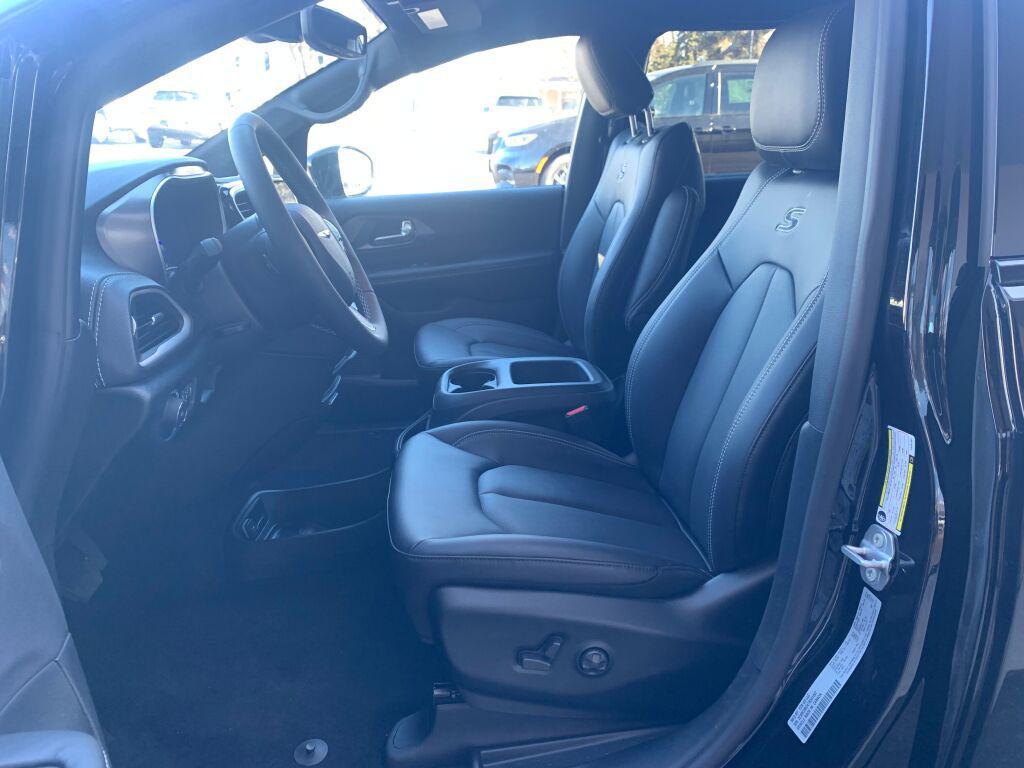 new 2026 Chrysler Pacifica car, priced at $51,312
