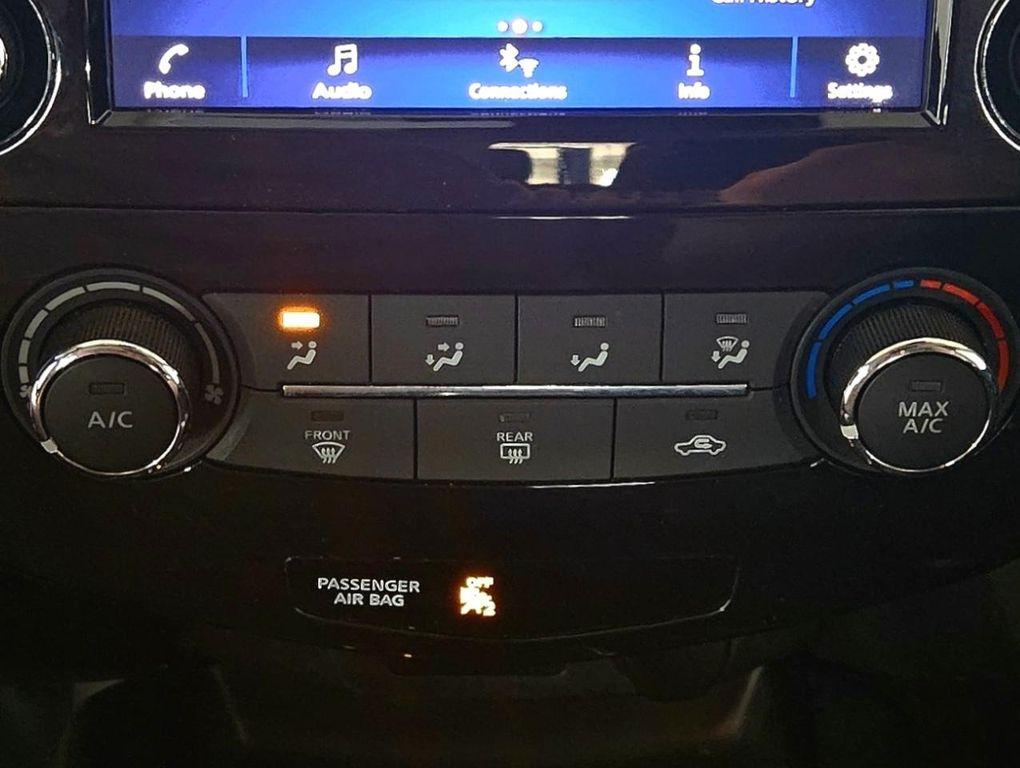 2021 BLACK Nissan Rogue Sport