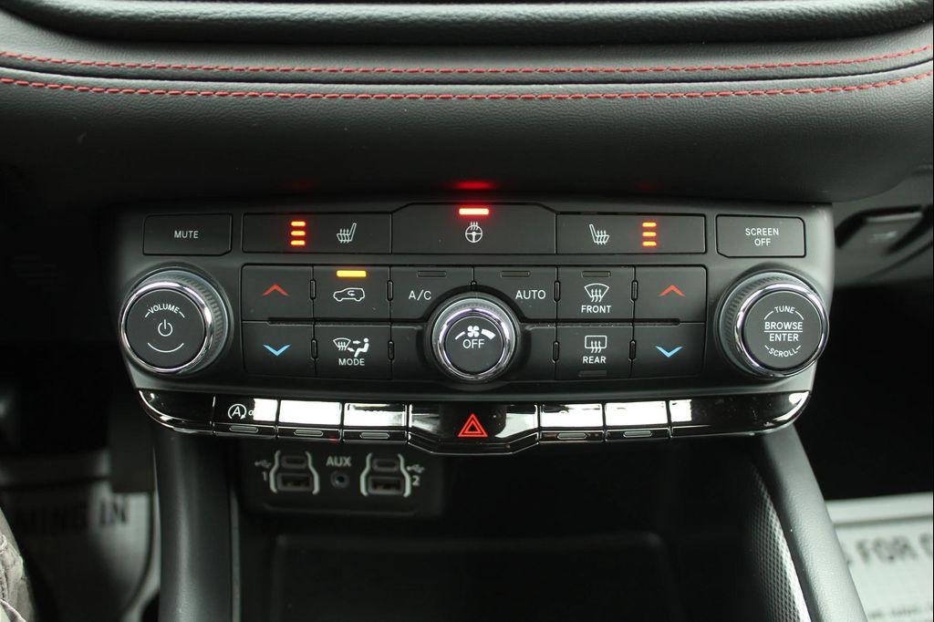 used 2025 Dodge Durango car, priced at $29,850