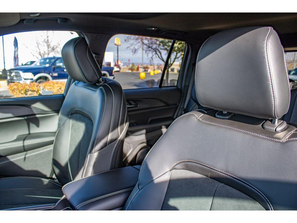 new 2025 Jeep Grand Cherokee car, priced at $42,750