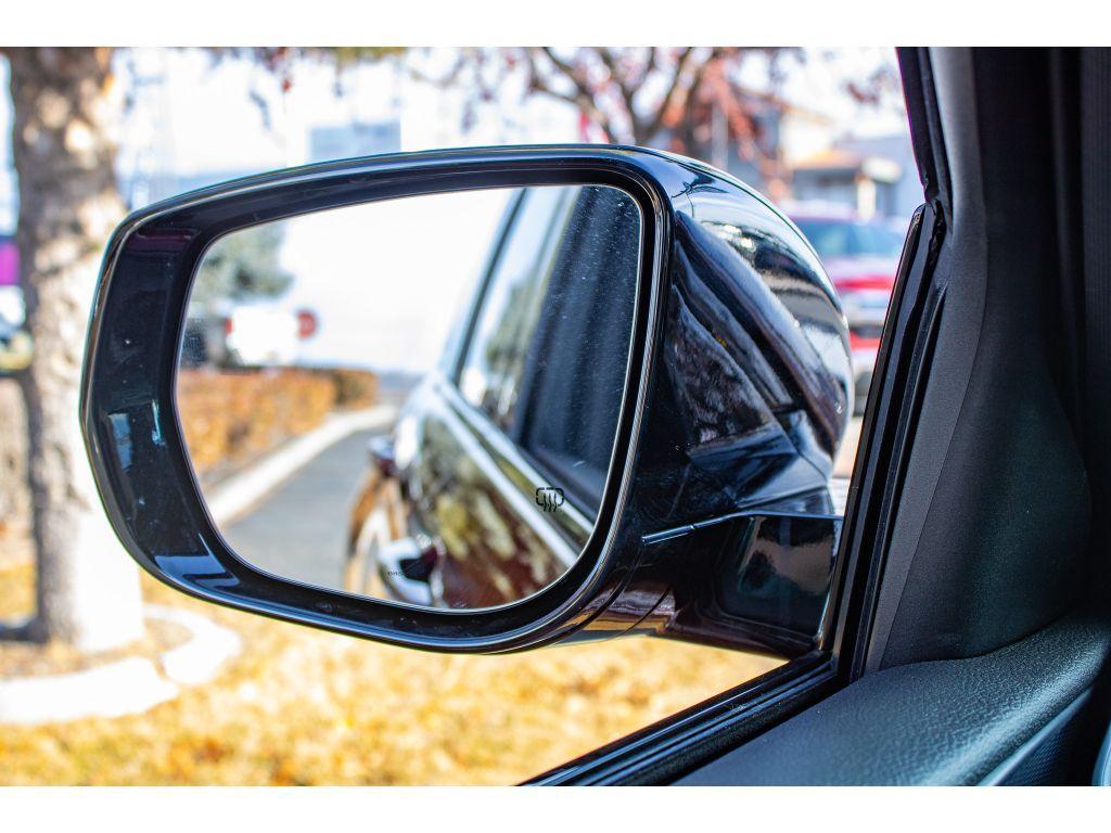 new 2025 Jeep Grand Cherokee car, priced at $42,750