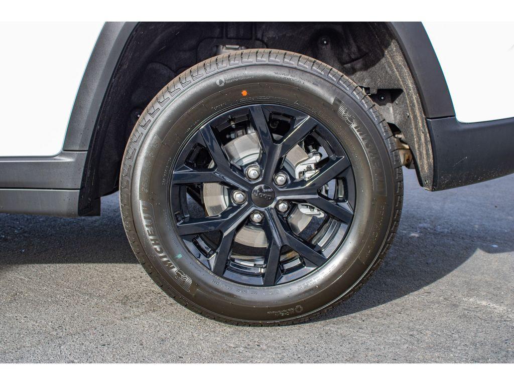 new 2025 Jeep Grand Cherokee car, priced at $40,750