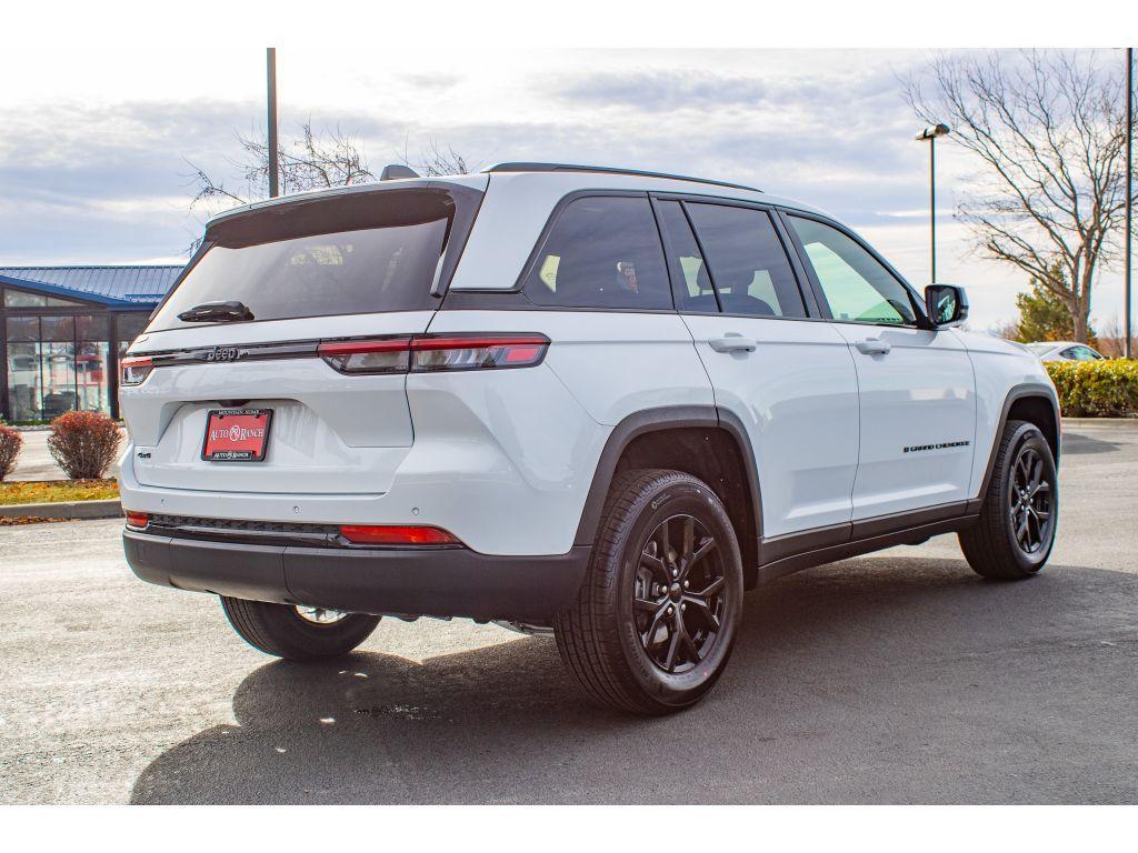 new 2025 Jeep Grand Cherokee car, priced at $40,750