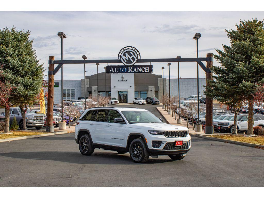 new 2025 Jeep Grand Cherokee car, priced at $40,750