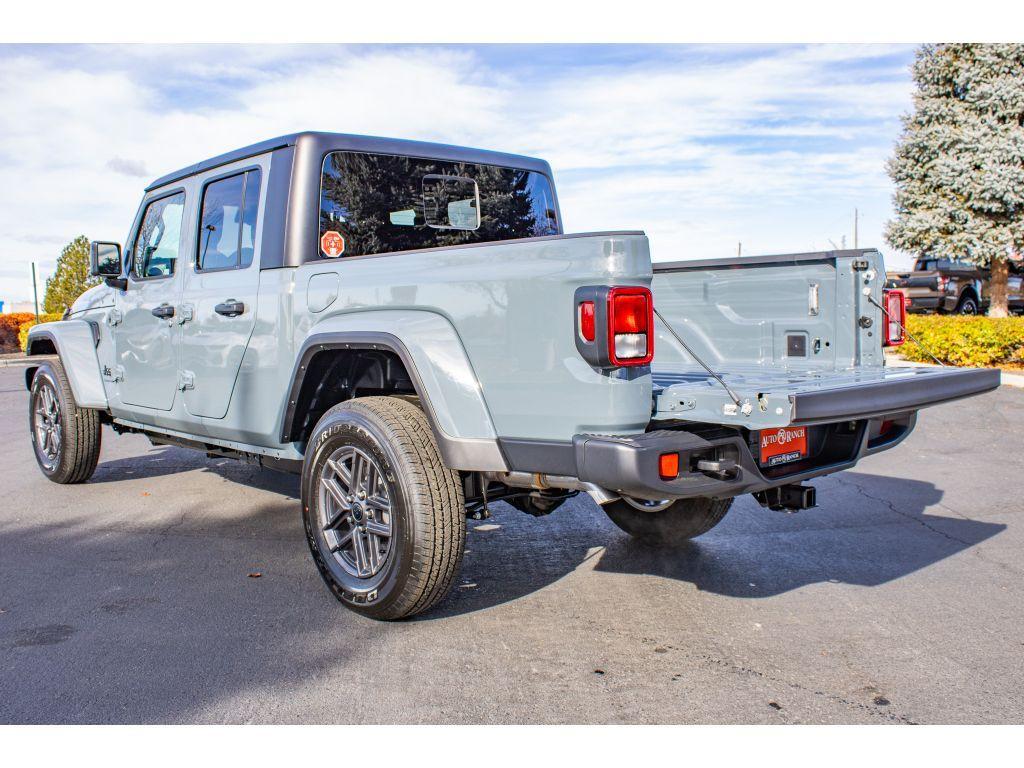 new 2025 Jeep Gladiator car, priced at $41,750