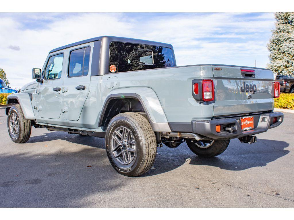 new 2025 Jeep Gladiator car, priced at $41,750