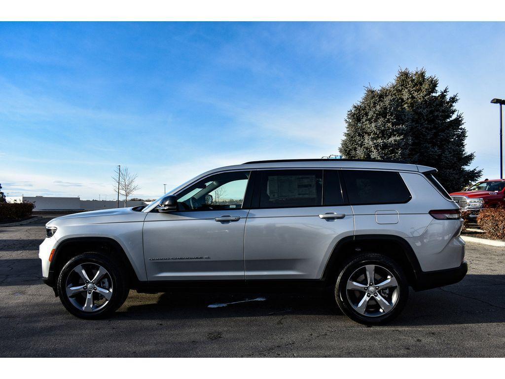 new 2025 Jeep Grand Cherokee L car, priced at $44,000