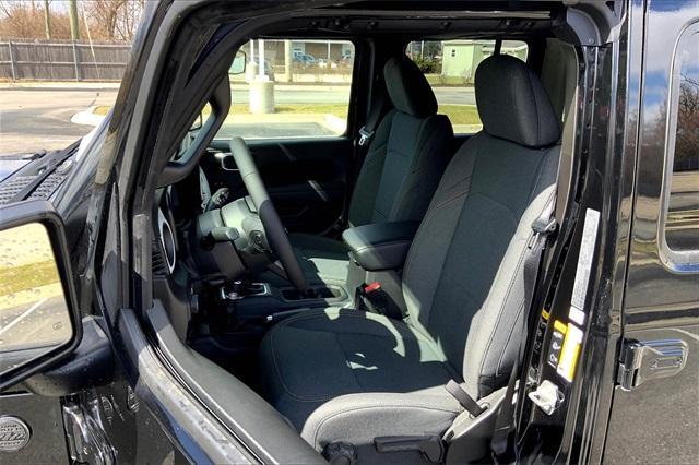 new 2025 Jeep Wrangler car, priced at $45,971
