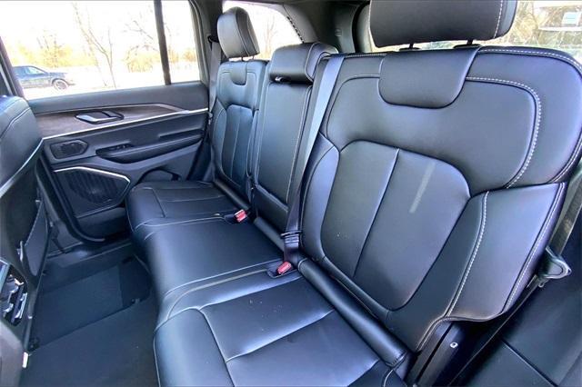 new 2026 Jeep Grand Cherokee car, priced at $49,479