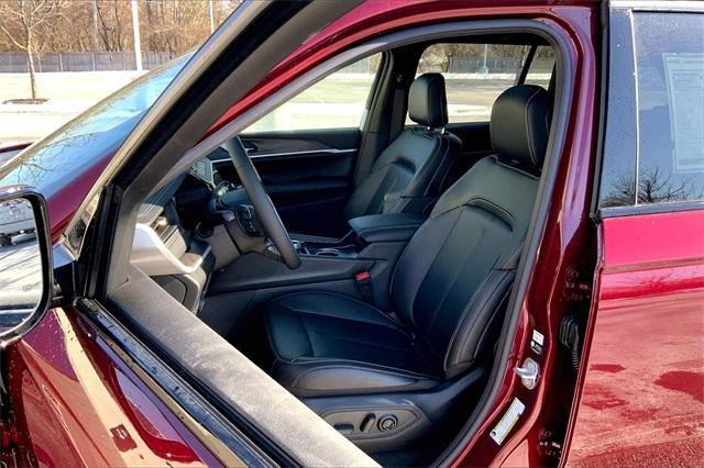 new 2026 Jeep Grand Cherokee car, priced at $49,985