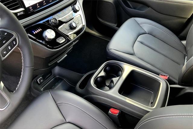 new 2026 Chrysler Pacifica car, priced at $47,745