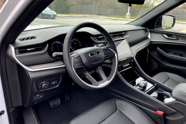 new 2025 Jeep Grand Cherokee car, priced at $38,724