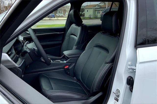 new 2025 Jeep Grand Cherokee car, priced at $38,724