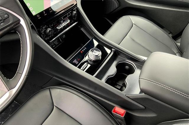 new 2025 Jeep Grand Cherokee car, priced at $38,724