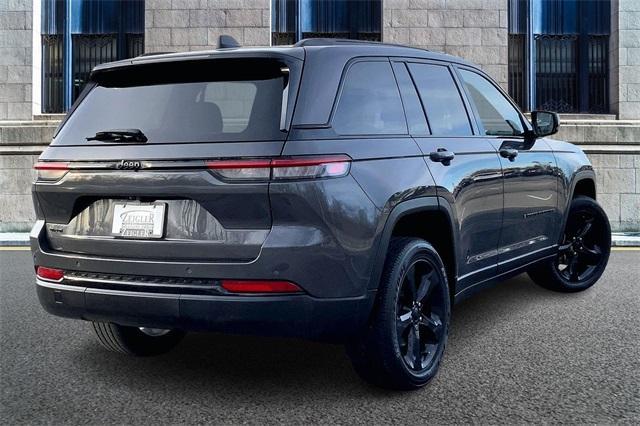 used 2022 Jeep Grand Cherokee car, priced at $28,401