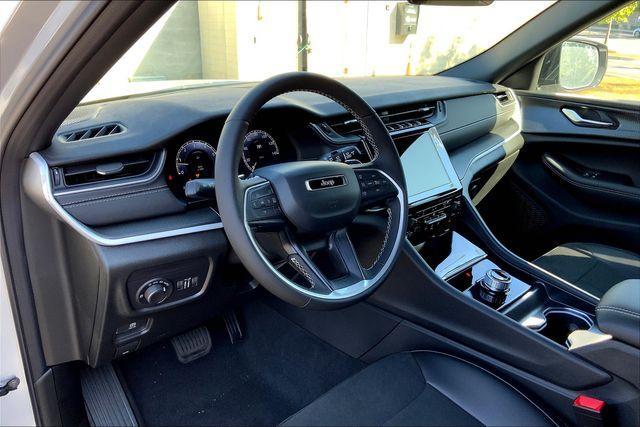 new 2025 Jeep Grand Cherokee car, priced at $39,288