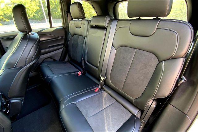 new 2025 Jeep Grand Cherokee car, priced at $39,288