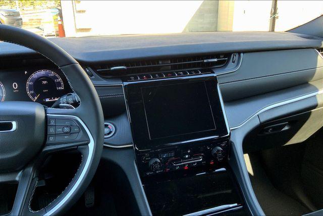 new 2025 Jeep Grand Cherokee car, priced at $39,288