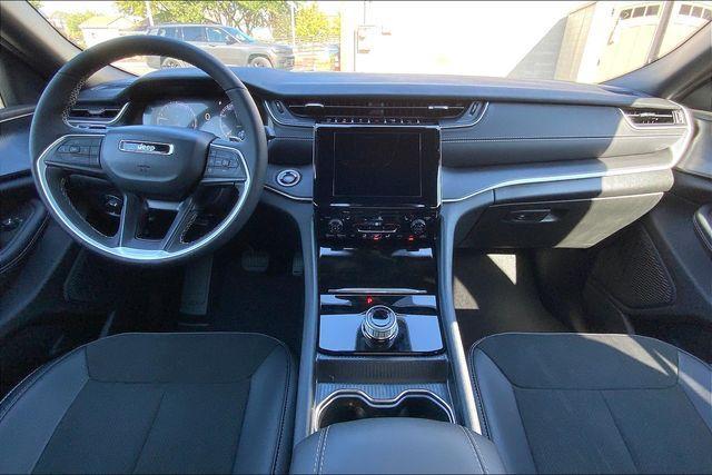 new 2025 Jeep Grand Cherokee car, priced at $39,288