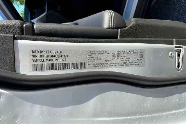 new 2025 Jeep Grand Cherokee car, priced at $39,288