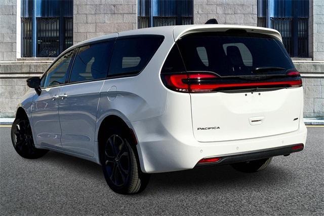 new 2026 Chrysler Pacifica car, priced at $47,621