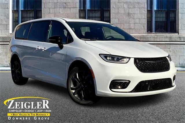 new 2026 Chrysler Pacifica car, priced at $47,621