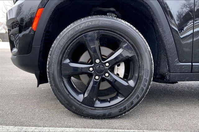 used 2022 Jeep Grand Cherokee car, priced at $28,443