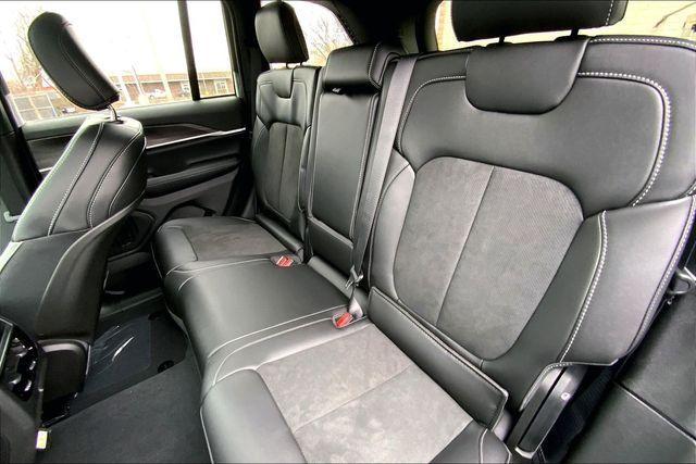 new 2026 Jeep Grand Cherokee car, priced at $45,481