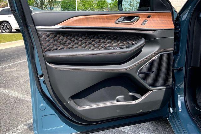 new 2026 Jeep Grand Cherokee car, priced at $61,495