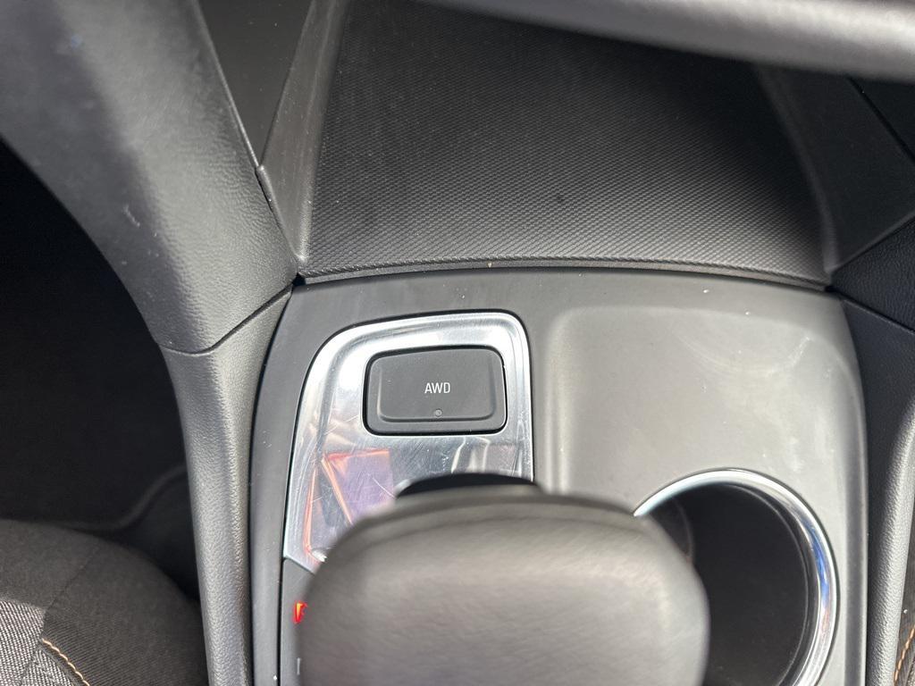 used 2023 Chevrolet Equinox car, priced at $19,698