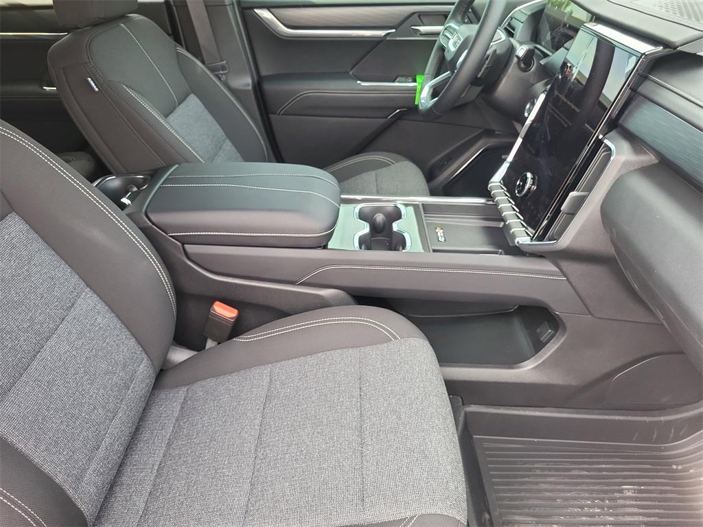 new 2025 GMC Acadia car, priced at $47,140