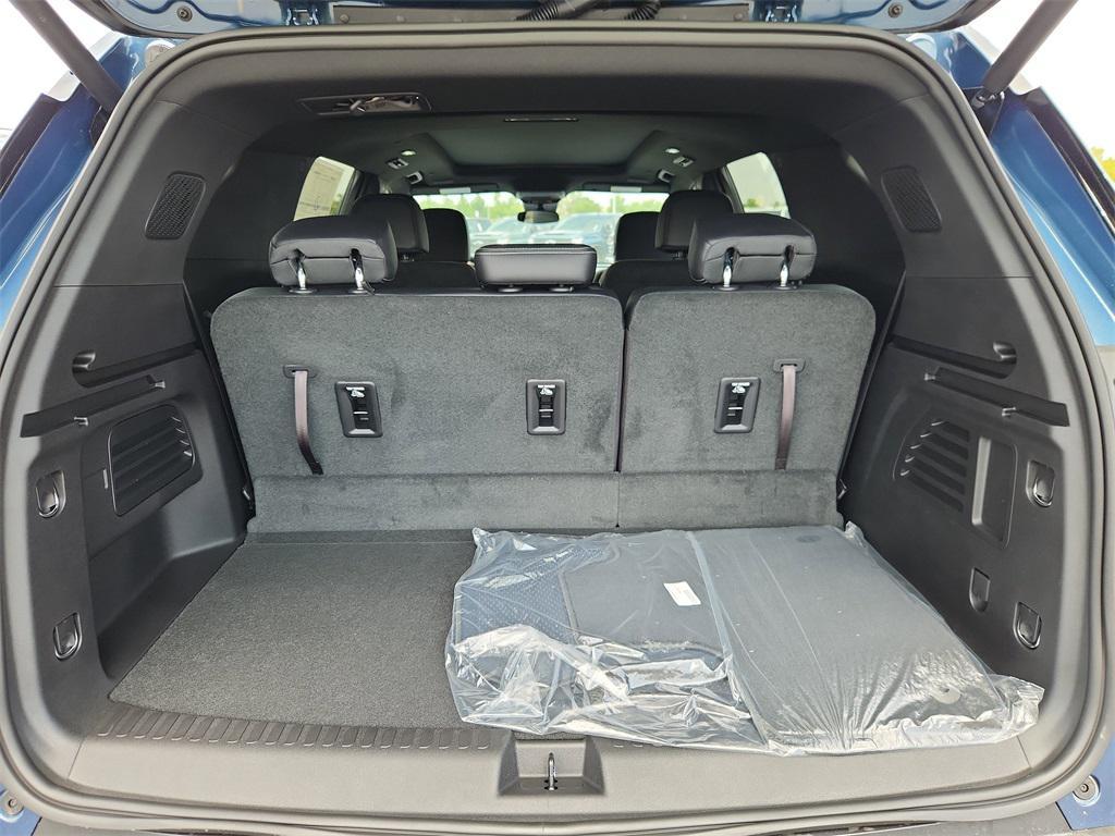 new 2025 Chevrolet Traverse car, priced at $46,195