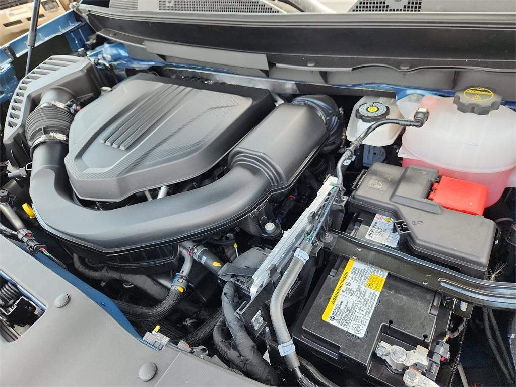 new 2025 Chevrolet Traverse car, priced at $46,195