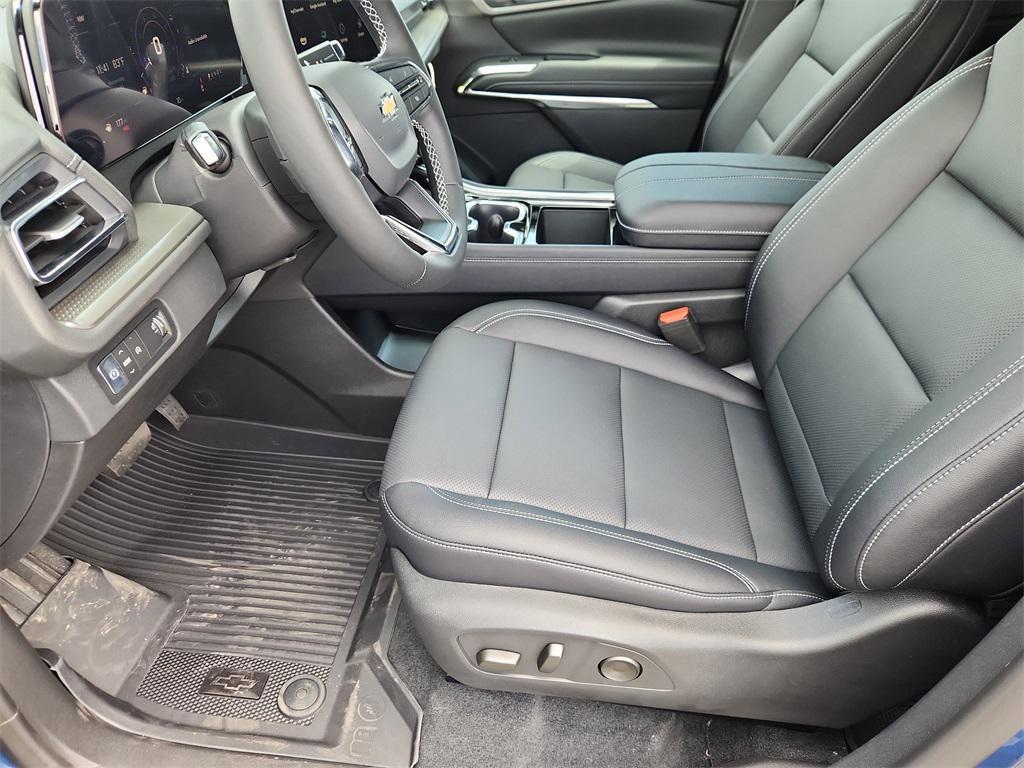 new 2025 Chevrolet Traverse car, priced at $46,195