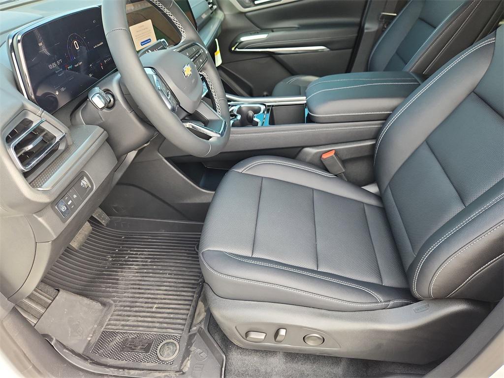 new 2025 Chevrolet Traverse car, priced at $43,695