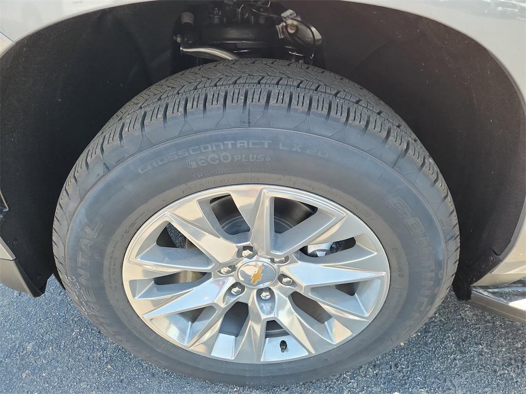 new 2025 Chevrolet Suburban car, priced at $79,026