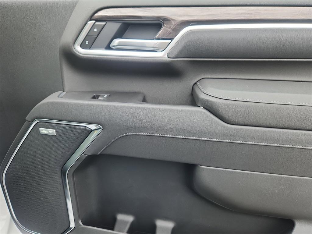 new 2025 Chevrolet Silverado 2500 car, priced at $76,015