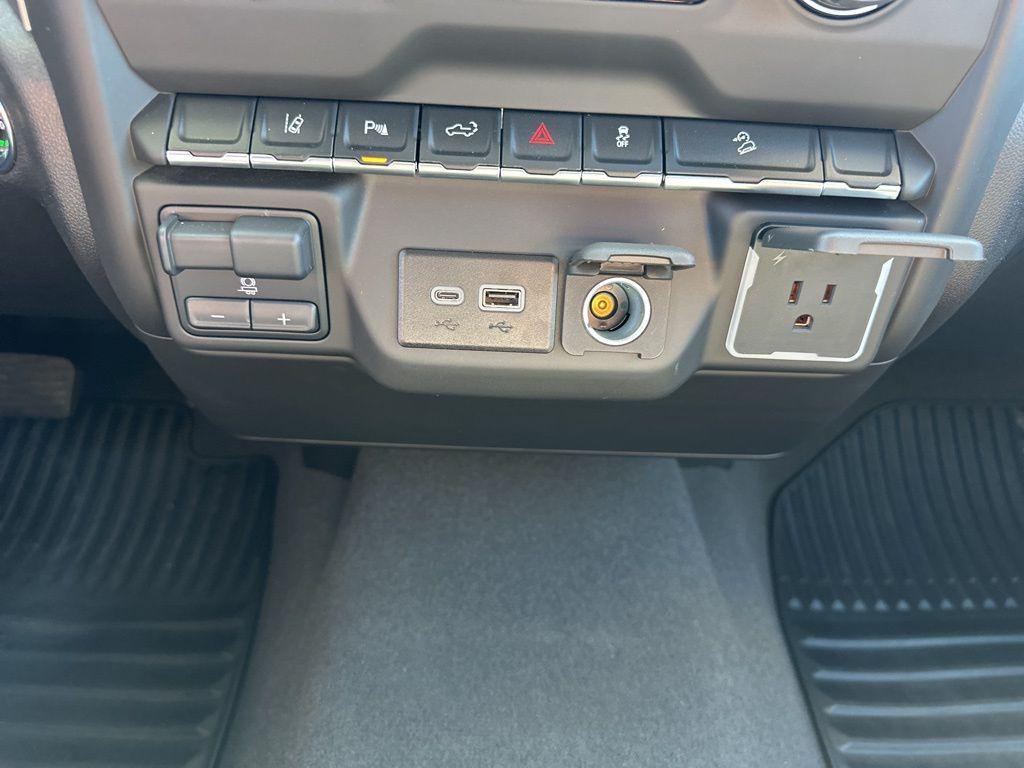 used 2024 Chevrolet Silverado 2500 car, priced at $49,498